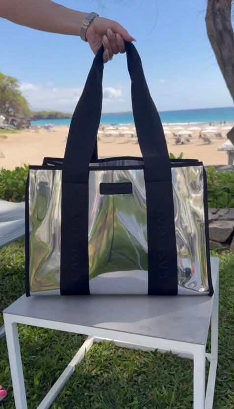 beach bag must haves