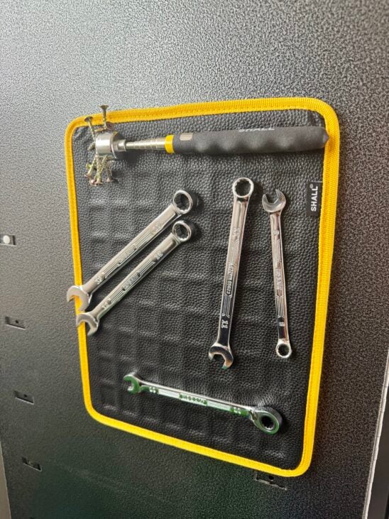 viral magnetic mat